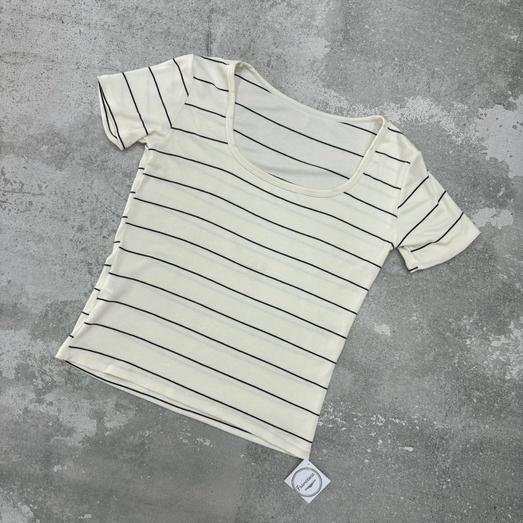 REMERA MORLEY RAYAS CUELLO ANCHO - vista 4