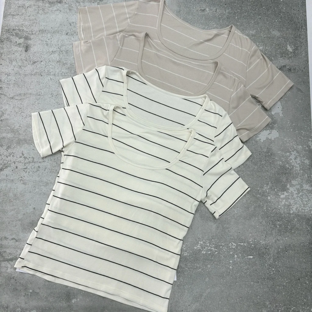 REMERA MORLEY RAYAS CUELLO ANCHO - vista 1