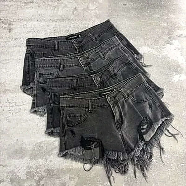 SHORT CON ROTURA TIRO MEDIO