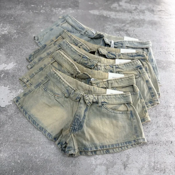 SHORT TIRO BAJO CON DOBLADILLO