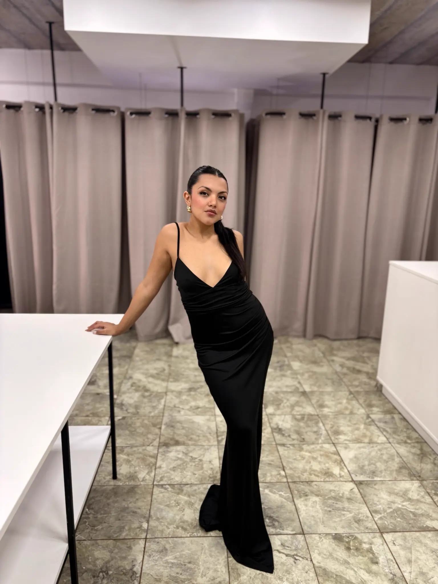 VESTIDO LYCRA CON ABERTURA - vista 2