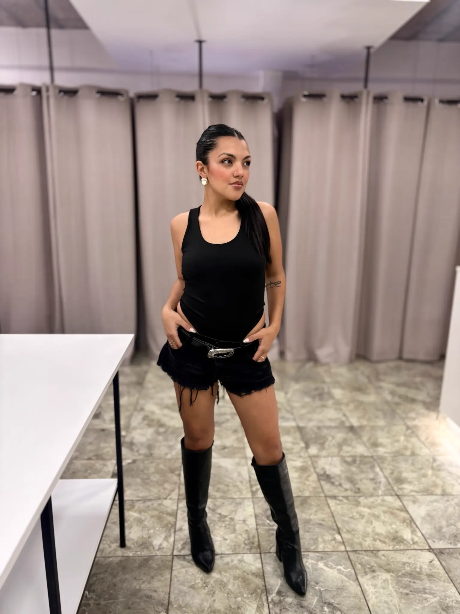 SHORT FLECOS TIRO BAJO - vista 3