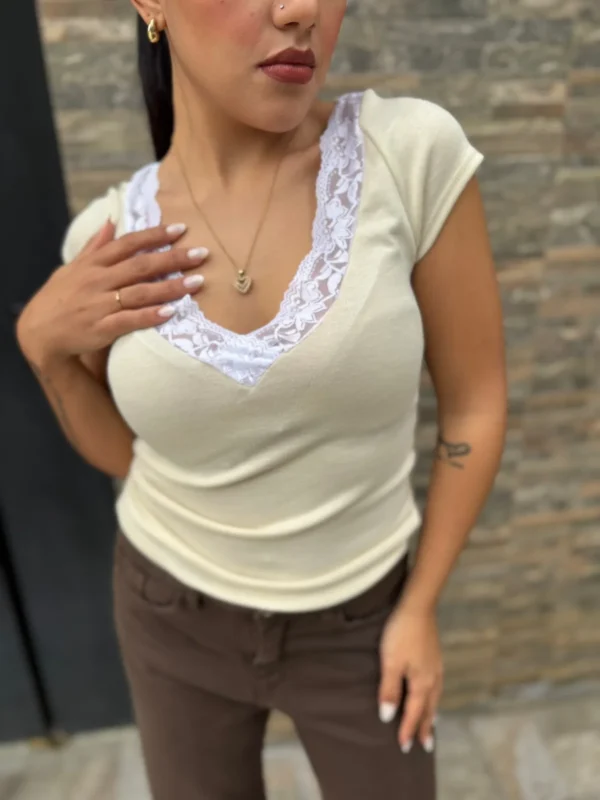 REMERA MODAL CON PUNTILLA